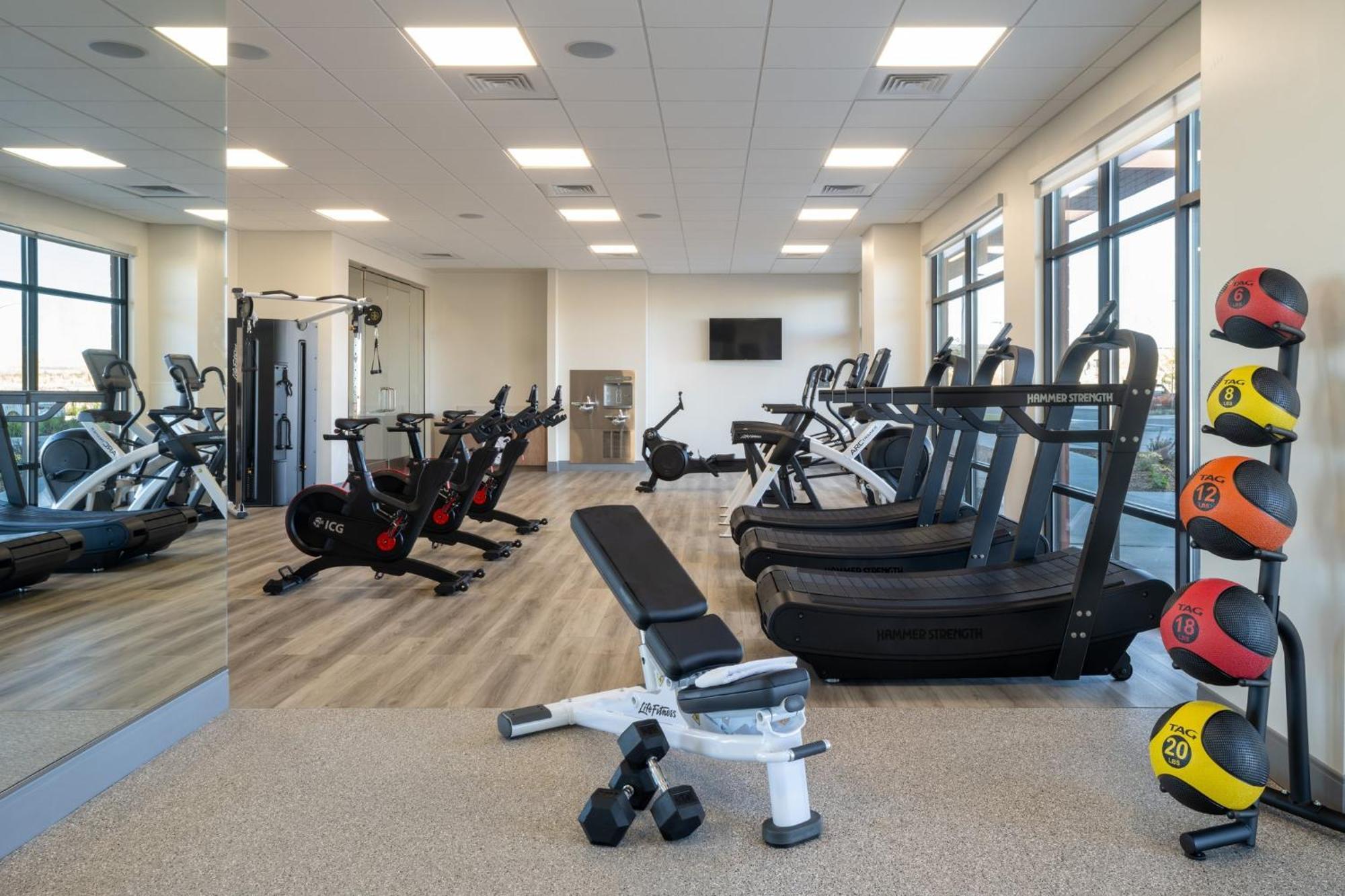 Even Hotel Bozeman Yellowstone Intl Arpt By Ihg ベルグレイド エクステリア 写真
